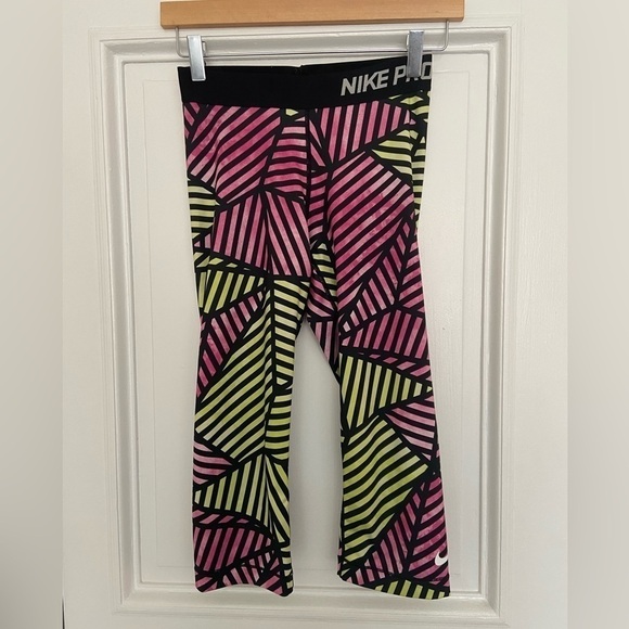 Nike Pro Dri-Fit Pink & Green Geometric Elastic Waist Capri Leggings Size Small - Picture 3 of 7